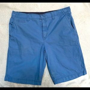 CHAMBRAY BLUE CLASSIC CHINO SHORTS, Size 36